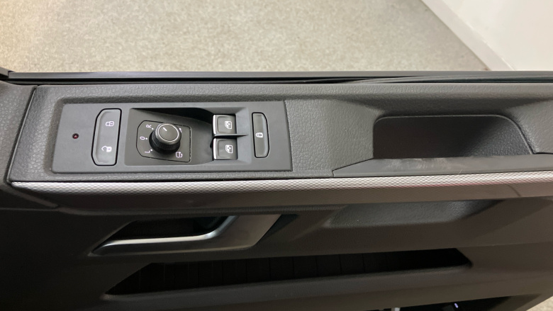 Volkswagen Caravelle 2.0 TDI Executive 199 4MOTION 5dr DSG Diesel Estate